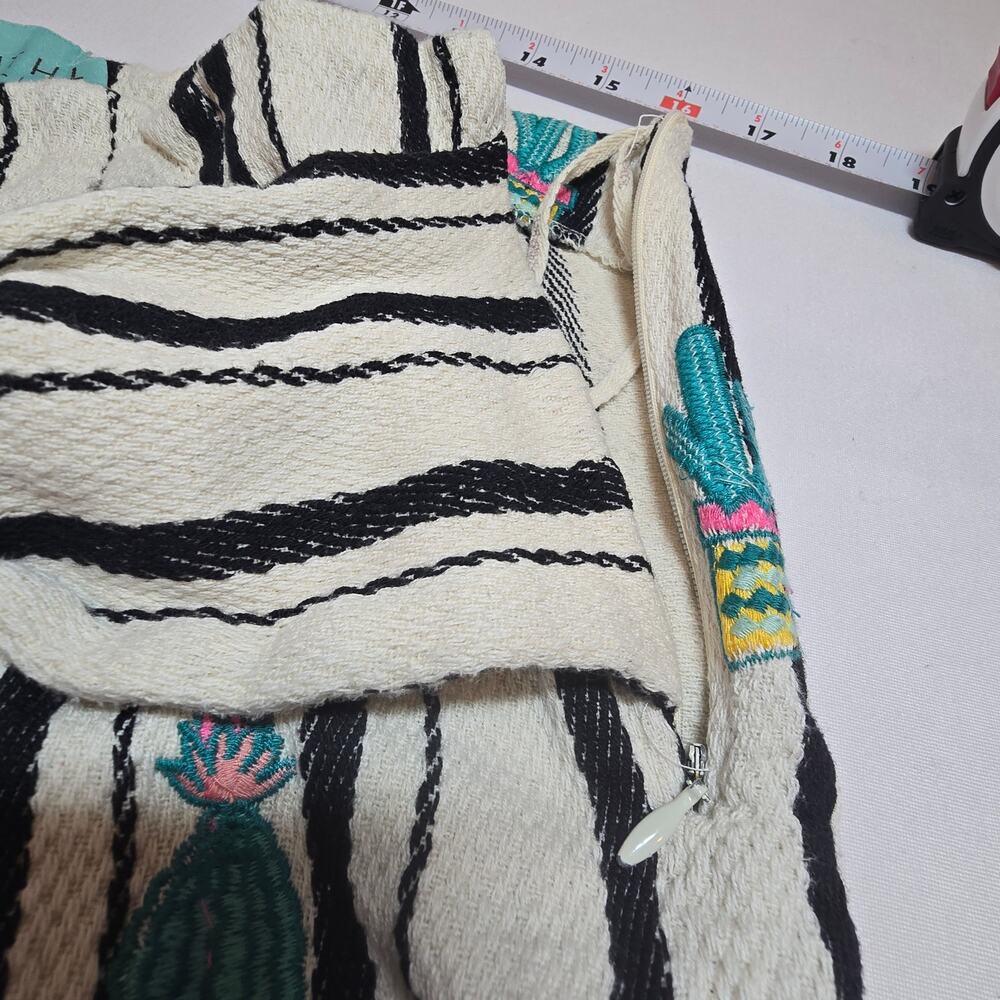 Judith March striped cactus paperbag shorts. Size L. Retails $89. 100% Cotton - Picture 4 of 5